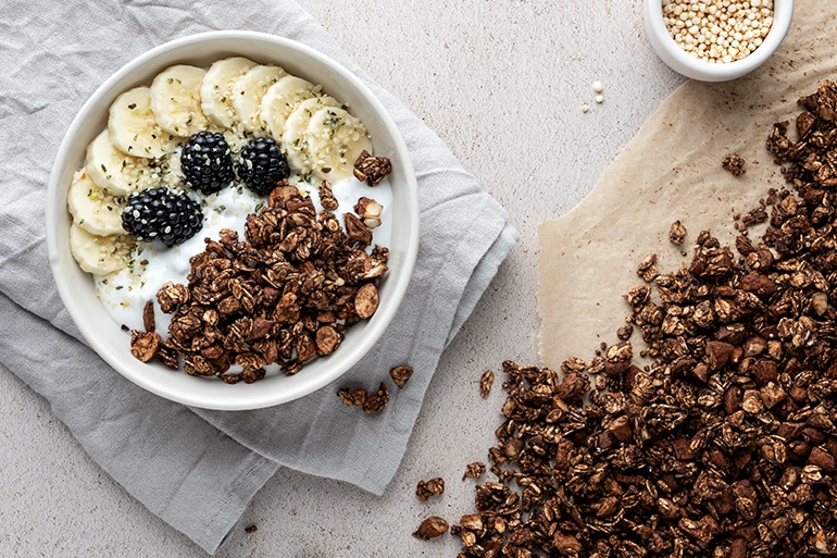 Zuckerfreies Schoko-Granola – die gesunde Alternative