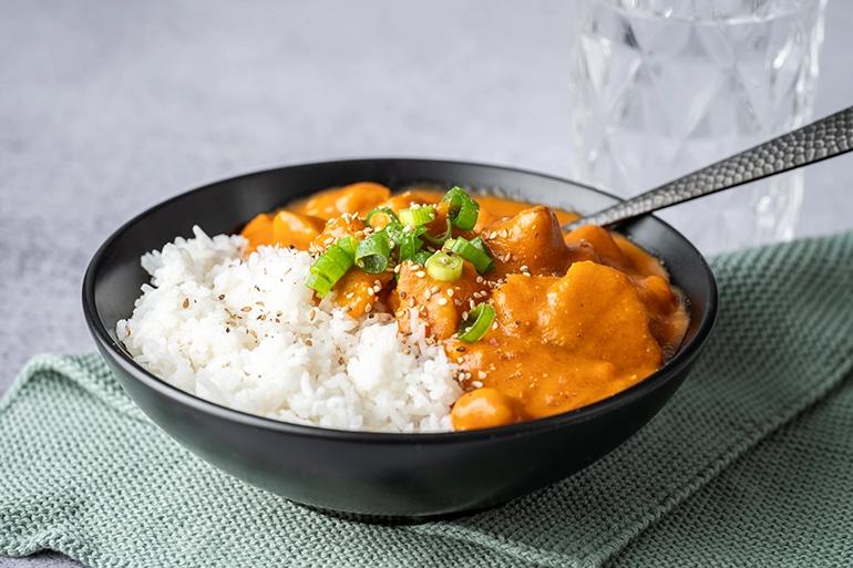 Veganes Butter Chicken mit Tofu